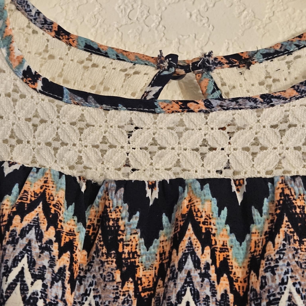 Chevron Patterned KIDS Romper - Picture 2 of 10